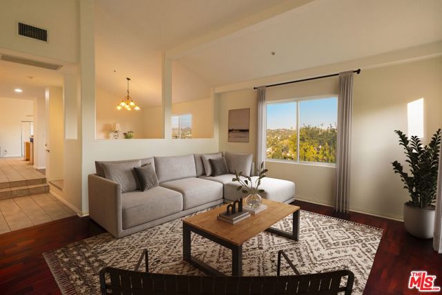 2447 Norwalk Avenue, Los Angeles CA: https://media.crmls.org/mediaz/9a81f05f-d2c6-492c-94c7-a52ef0529a09.jpg