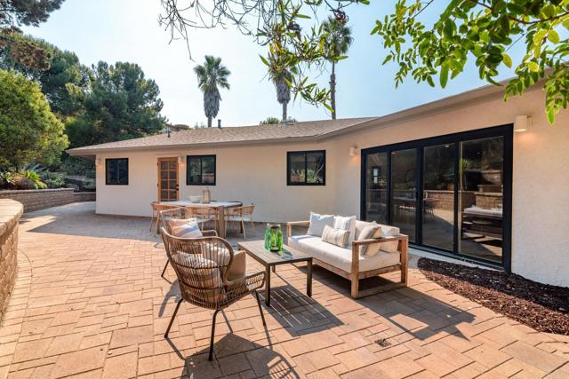Image 28 of 34 For 6081 Avenida Chamnez