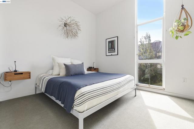 630 Thomas L Berkley Way, Oakland CA: https://media.crmls.org/mediaz/9a82ed49-c2bd-4fc8-a9c1-f5d5b4b91e43.jpg