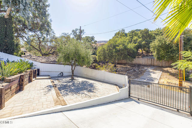 Detail Gallery Image 38 of 64 For 10272 Willow Springs Ln, Sunland,  CA 91040 - 4 Beds | 3 Baths