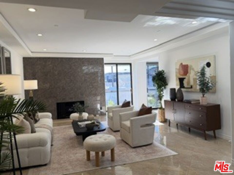 125 N GALE Drive #306