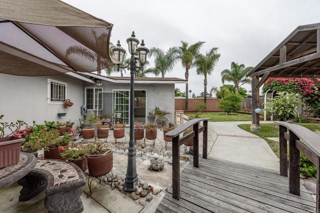 522 Garfield Street, Oceanside CA: https://media.crmls.org/mediaz/9a838a37-4aec-4aa6-ad00-f8dfe8cc274d.jpg