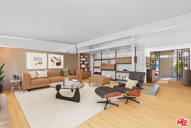 7545 Kimdale Lane, Los Angeles CA: https://media.crmls.org/mediaz/9a83e3dd-a136-421e-9268-cb2cd6ecd57e.jpg