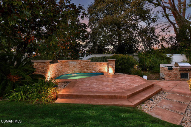 31775 Oak Ranch Court, Westlake Village CA: https://media.crmls.org/mediaz/9a8455f3-518d-4bd5-9eaf-cbb3f538860e.jpg