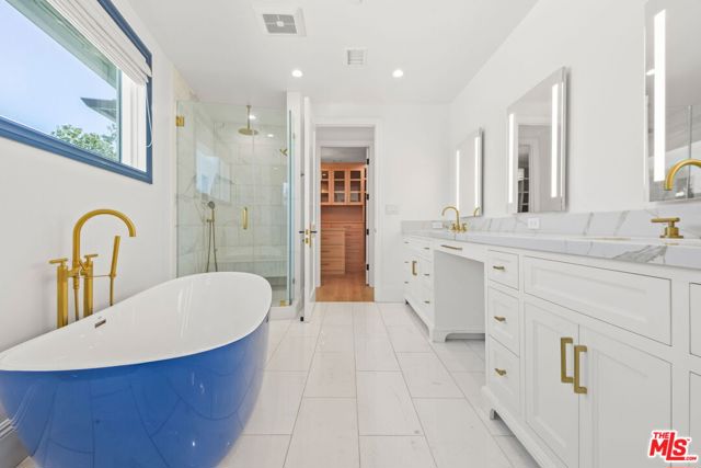 1153 S Clark Drive, Los Angeles CA: https://media.crmls.org/mediaz/9a860e68-12e7-4b8b-8d4f-070ab65dea6f.jpg