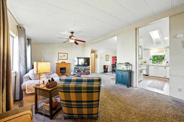 1117 Baldwin Street, Salinas CA: https://media.crmls.org/mediaz/9a873068-1070-4f45-8e77-67b5369f088b.jpg