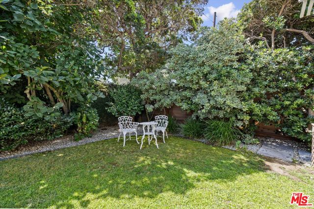 2376 Dewey Street, Santa Monica CA: https://media.crmls.org/mediaz/9a874aae-dbc5-42ff-aee9-f3b9cb32d1db.jpg