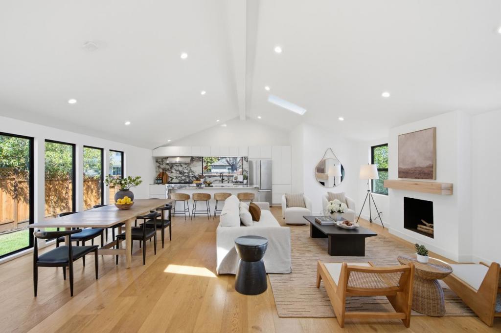 909 Sunnybrae Boulevard