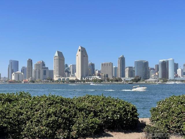 1101 1st Street, Coronado CA: https://media.crmls.org/mediaz/9a87e7fb-bb1f-46c8-9448-86b1defc2baa.jpg