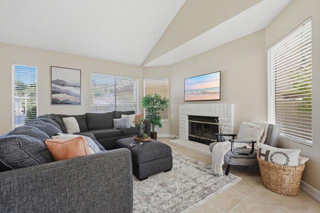 1851 Normandy Gln, Escondido, CA 92027 photo 7