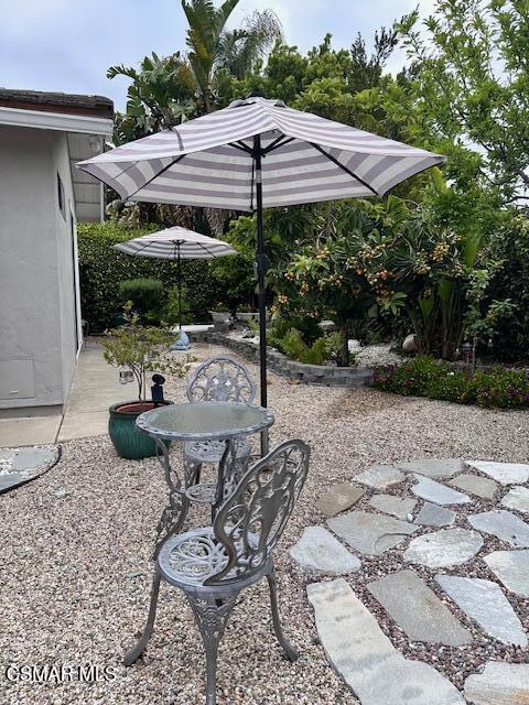 1064 Finrod Court, Westlake Village CA: https://media.crmls.org/mediaz/9a88d971-919e-4d1f-8d5d-3e4a366174a6.jpg