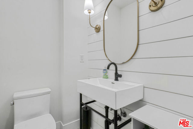 7868 Naylor Avenue, Los Angeles CA: https://media.crmls.org/mediaz/9a8a36e6-dfab-405b-a849-f1cb2cff87b8.jpg