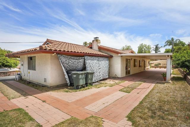 1904 Grove Road, El Cajon CA: https://media.crmls.org/mediaz/9a8a88b5-a2dc-46ef-8eff-63501c7f80d6.jpg