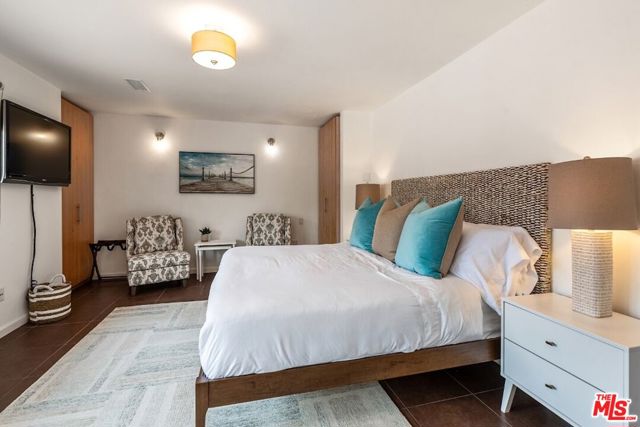 5916 Via Zurita, La Jolla CA: https://media.crmls.org/mediaz/9a8adf49-a8cd-490d-afb3-a344f1550c13.jpg