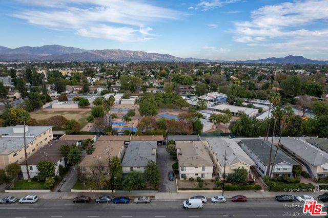 6640 Woodman Avenue, Van Nuys CA: https://media.crmls.org/mediaz/9a8b75b7-13e6-4088-ad86-11cab131bdf8.jpg