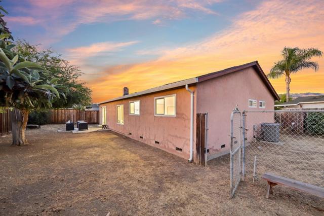 2995 Pettigrew Court, San Jose CA: https://media.crmls.org/mediaz/9a8bb44e-25b1-40e4-8e2a-05389788c70a.jpg