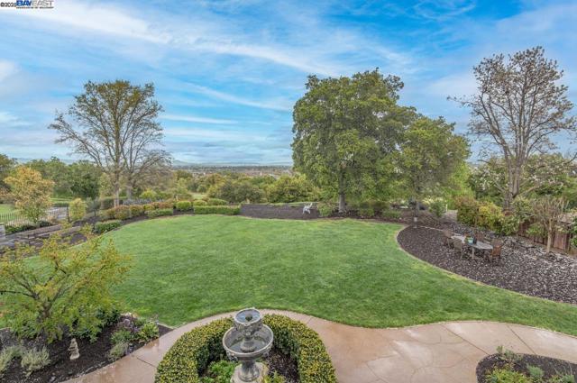 3029 Alburni Ct, Pleasanton CA: https://media.crmls.org/mediaz/9a8c00b1-05c6-47cf-a588-a14a8b5caa24.jpg