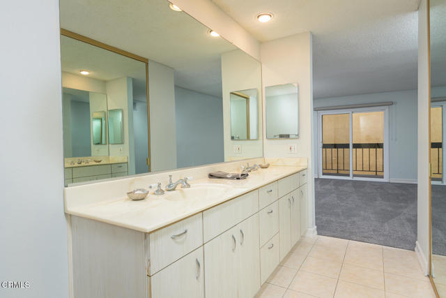 Detail Gallery Image 13 of 21 For 3481 Stancrest Dr #223,  Glendale,  CA 91208 - 2 Beds | 2 Baths