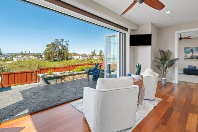2974 E Cliff Drive, Santa Cruz CA: https://media.crmls.org/mediaz/9a8c59b3-0500-4189-807a-f81616f4d02d.jpg