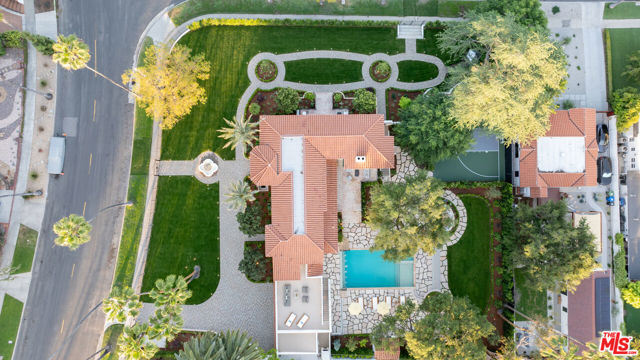 2110 Hill Drive, Los Angeles CA: https://media.crmls.org/mediaz/9a8c67af-89aa-4ba0-be41-516627ea03ee.jpg