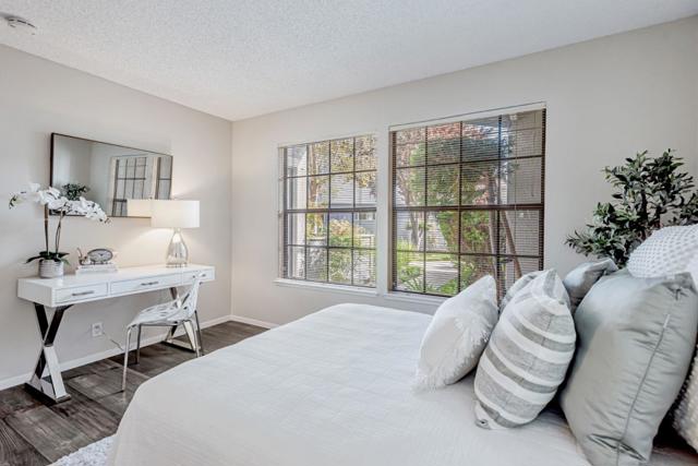 1689 Via Laguna, San Mateo CA: https://media.crmls.org/mediaz/9a8d0caa-4dd9-4e53-8529-1a5e67fc34ba.jpg