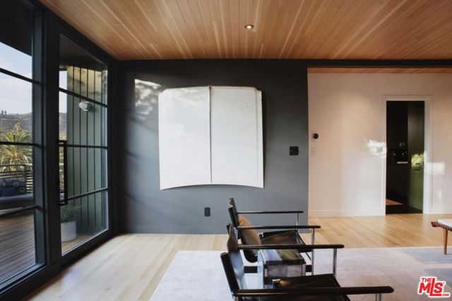 4934 La Roda Avenue, Los Angeles CA: https://media.crmls.org/mediaz/9a8dd12e-7e19-4f78-b651-cd78b063fcbc.jpg