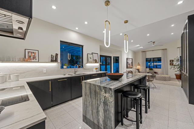 75465 Montecito Drive, Indian Wells CA: https://media.crmls.org/mediaz/9a8eade1-4d19-4b16-97d8-013fcd9f9adf.jpg