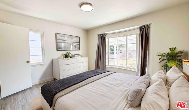 565 W El Morado Court, Ontario CA: https://media.crmls.org/mediaz/9a8ec018-6d13-4928-a4b7-94241d7b99ad.jpg
