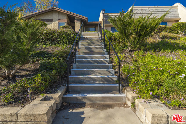 Image 4 of 43 For 2830 Lakeridge Lane