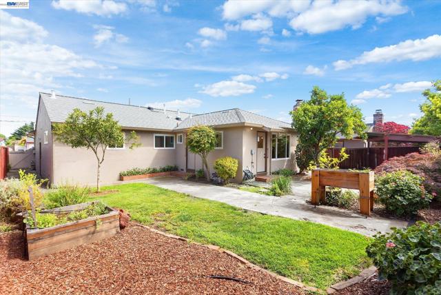 Image 43 of 46 For 831 Casanova Dr