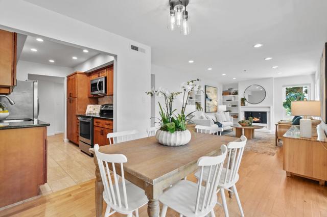 320 Palo Alto Avenue, Palo Alto CA: https://media.crmls.org/mediaz/9a8f8e5a-c66b-4d3f-afba-c3b8539beaf0.jpg