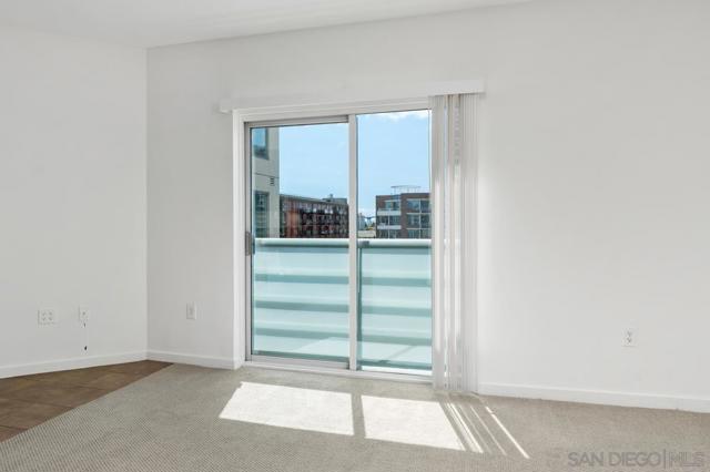 550 15Th St, San Diego CA: https://media.crmls.org/mediaz/9a8fb966-7f9a-4f10-ab7e-5b67e184ca99.jpg