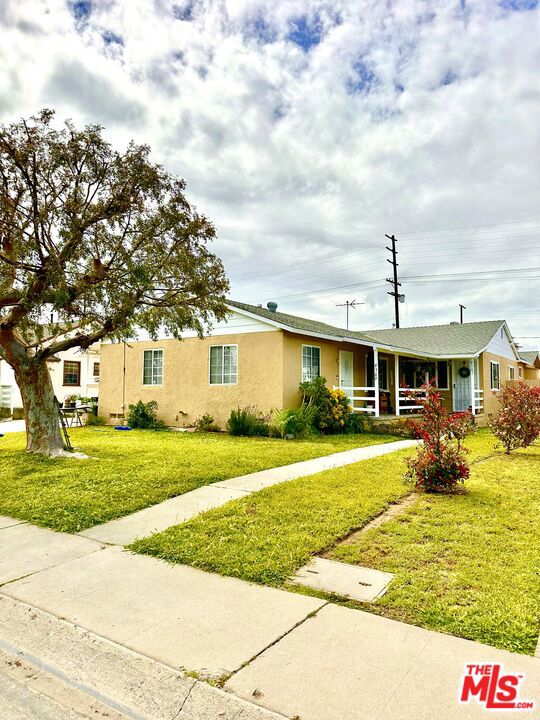 8307 Kittyhawk Ave, Los Angeles, CA 90045