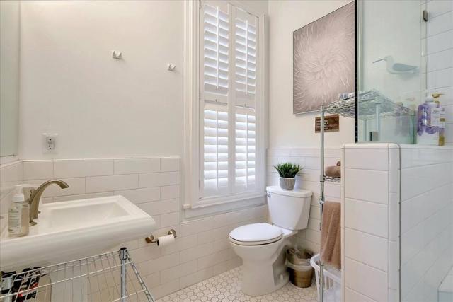 512 2nd Street, Santa Cruz CA: https://media.crmls.org/mediaz/9a908d53-179e-41b2-9d17-33d21283ec29.jpg