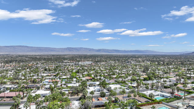 71370 Gardess Road, Rancho Mirage CA: https://media.crmls.org/mediaz/9a90e32b-e61f-4fe9-837d-7c670c93f0eb.jpg