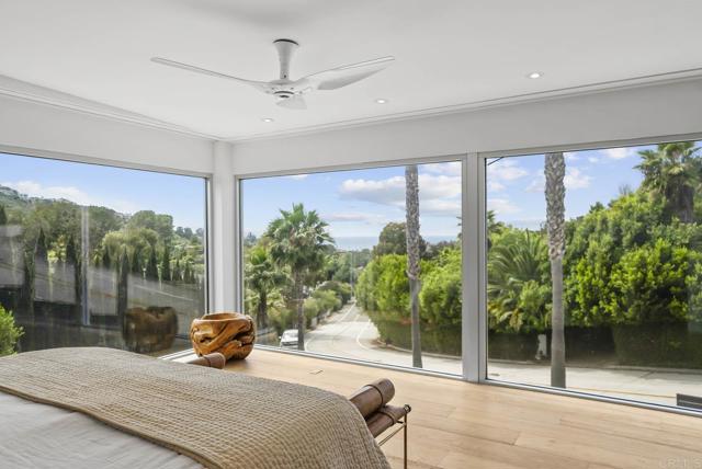 Detail Gallery Image 43 of 50 For 7713 Esterel Dr, La Jolla,  CA 92037 - 5 Beds | 5/1 Baths