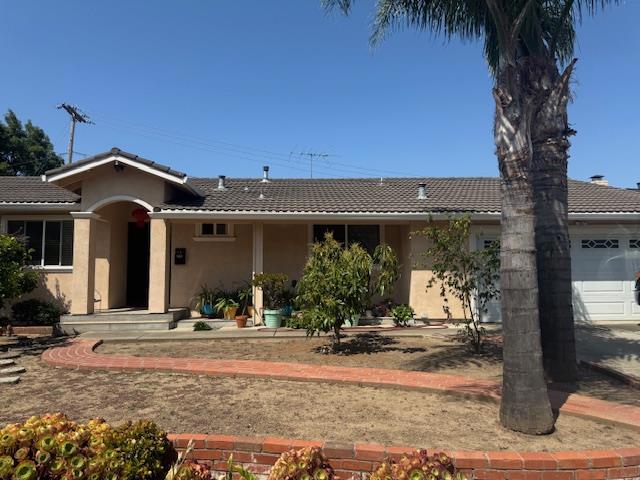 2009 Stonewood Lane, San Jose CA: https://media.crmls.org/mediaz/9a9185bd-bf44-4f33-8bd2-1e2f8794ac78.jpg