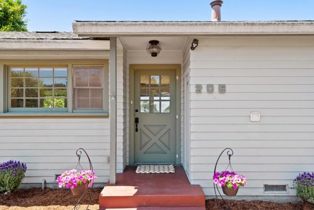 206 Bayview Court, Aptos CA: https://media.crmls.org/mediaz/9a91eee2-07b2-4427-9c85-2c01aed43891.jpg