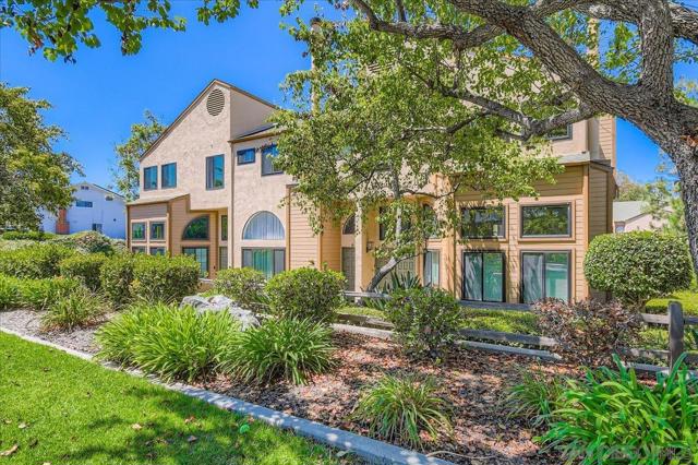 8896 Highwood Drive, San Diego CA: https://media.crmls.org/mediaz/9a920f40-4475-4a73-ad3e-a491cc3818dd.jpg