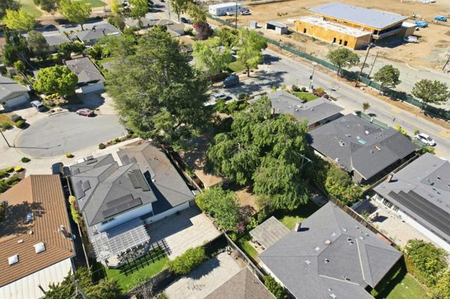 1524 Sandpiper Court, Sunnyvale CA: https://media.crmls.org/mediaz/9a922b71-a7c3-4123-a93f-d9d8c6395e28.jpg