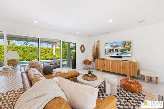 1100 E Marion Way, Palm Springs, CA 92264