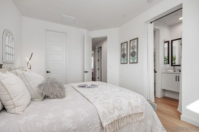 13014 Lumen Way, San Diego CA: https://media.crmls.org/mediaz/9a938164-03fa-45f0-97c4-92d82285bb2f.jpg