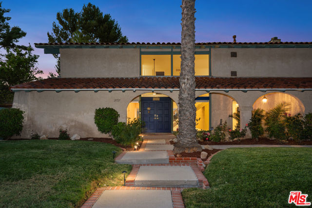 21727 Ulmus Drive, Woodland Hills CA: https://media.crmls.org/mediaz/9a94334c-f058-49ef-b608-da80d5a1af56.jpg