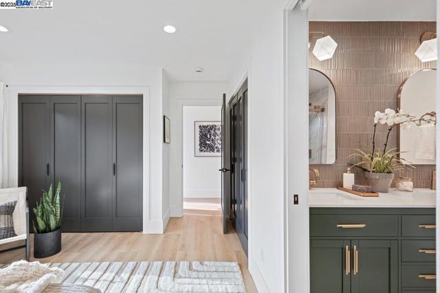 833 Polk St, Albany CA: https://media.crmls.org/mediaz/9a9435f6-cff2-4631-90ad-cbe61626626f.jpg