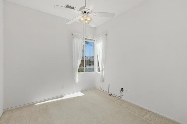 Image 20 of 29 For 77619 Ashberry Court