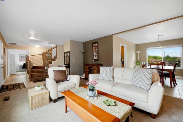11868 Bloomington Way, Dublin CA: https://media.crmls.org/mediaz/9a948af3-979c-4764-85db-21c8217c80f1.jpg
