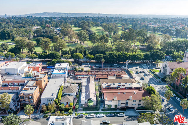 10396 Almayo Avenue, Los Angeles CA: https://media.crmls.org/mediaz/9a954add-edaa-428e-af9a-53496d7ec9c9.jpg