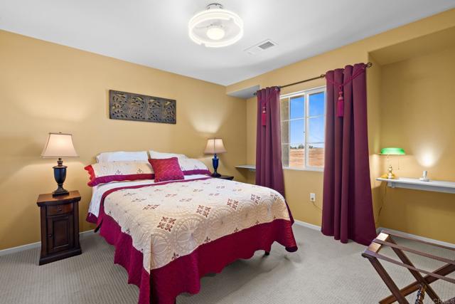 2504 Vista Del Mar Lane, Imperial CA: https://media.crmls.org/mediaz/9a95efa8-43e4-4dbb-8547-8e5e021eb4f1.jpg
