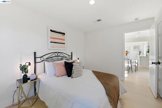 137 Tamarack Dr, Union City CA: https://media.crmls.org/mediaz/9a95f3c3-bb7c-40c4-a16d-28a36666d1b9.jpg