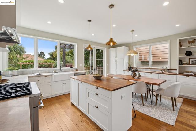 1511 Rose St, Berkeley CA: https://media.crmls.org/mediaz/9a96bf16-c85b-40e8-9905-effe9523bbfb.jpg